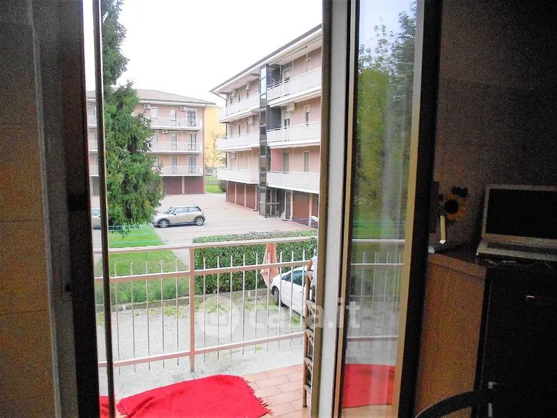 Balcon - 4-Bedroom Apartment with Balcony in Novara