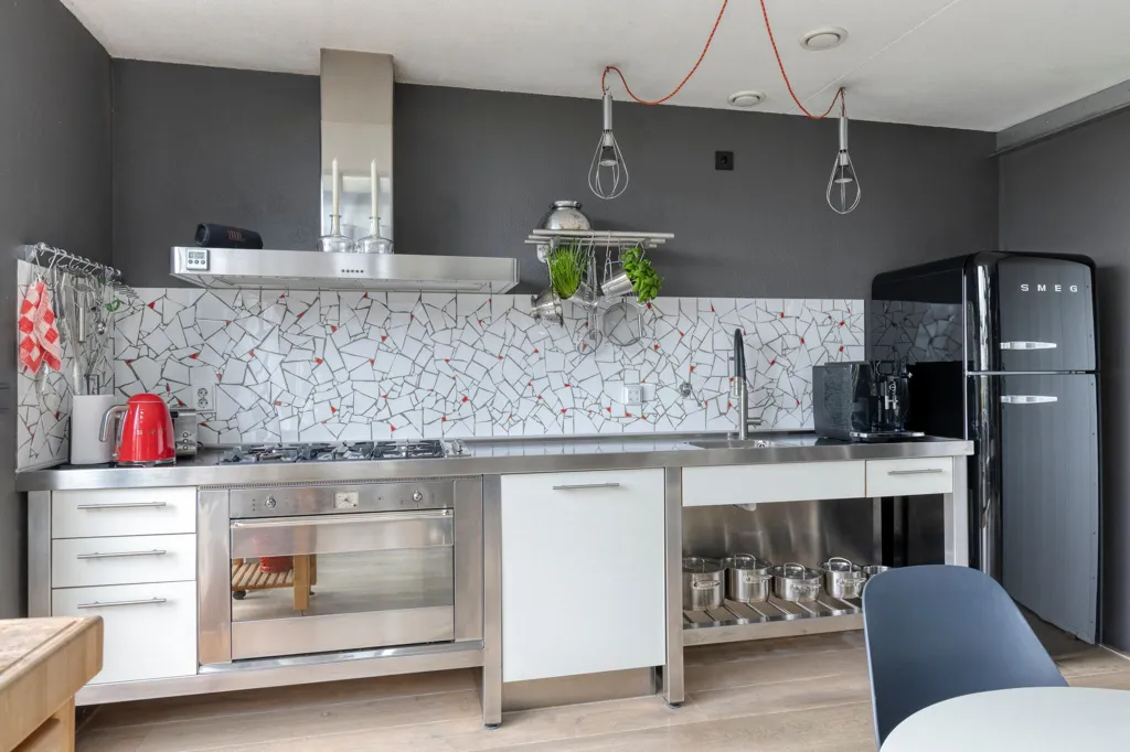 Cuisine - Semi-Detached Villa with Waterfront View in Zaandam