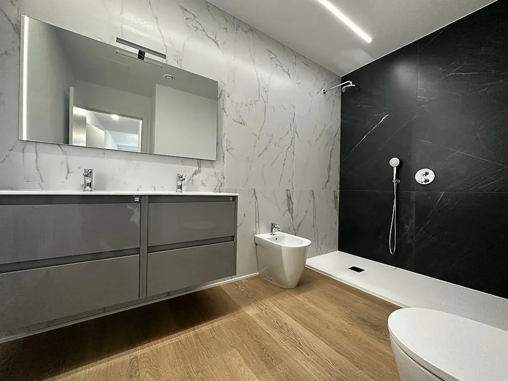 Salles de bain - New Flat with Garage in Lugo Centre
