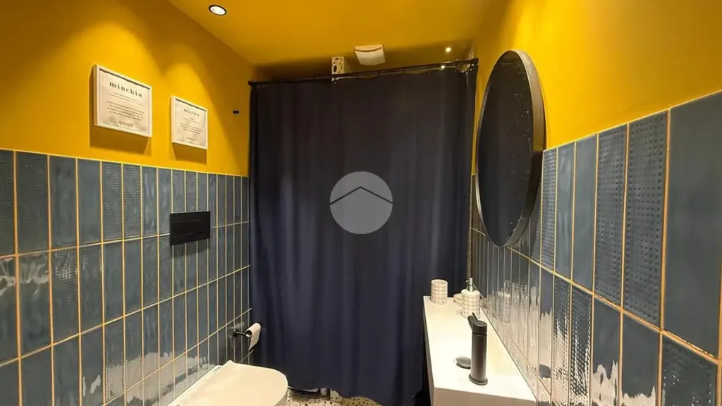 Bagni - Triplex with Balcony in Palermo Centre