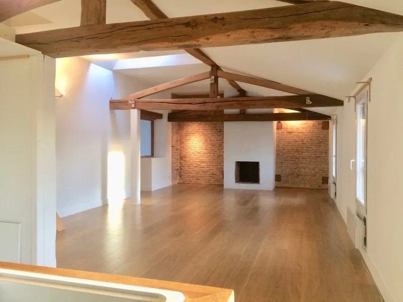 Elutuba - City Centre Flat with Mezzanine in Lavaur