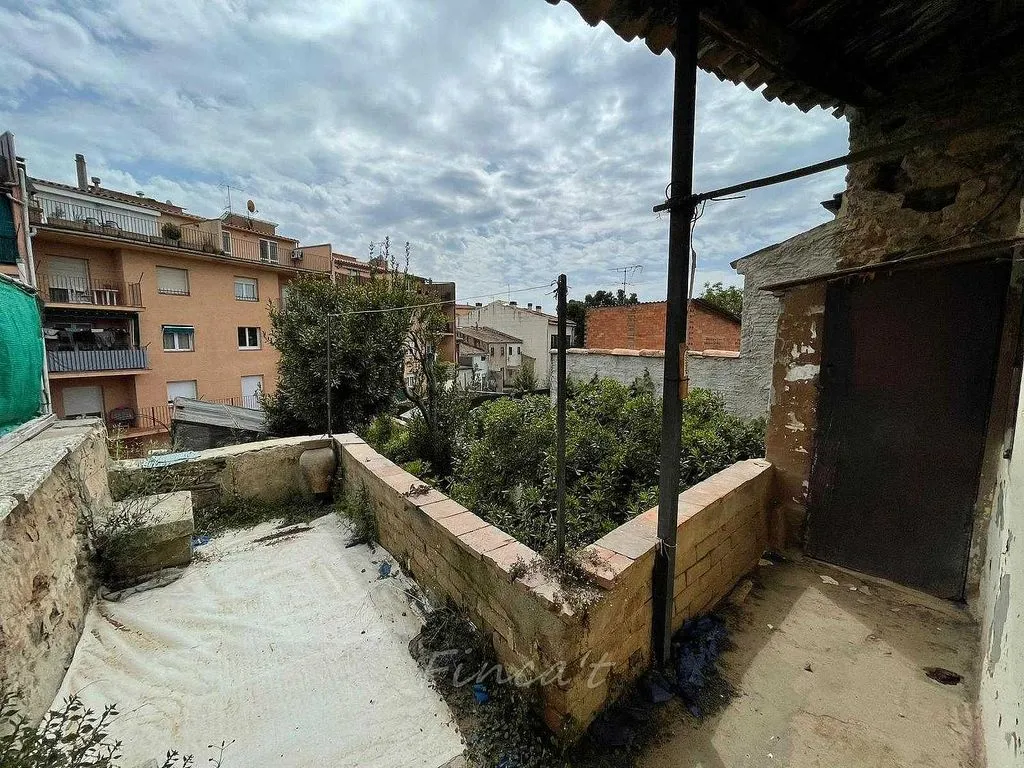 Aed - Stone Semi-detached House with Garden in Moià