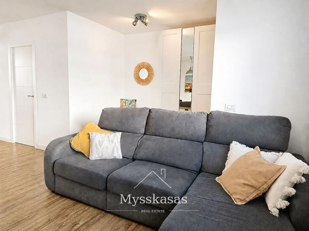 Séjour - Duplex Adosado with Terraces in San Isidro