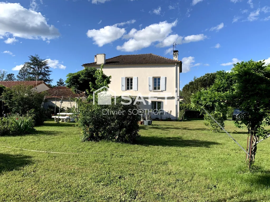 Jardin - Maison avec Piscine et Jardin à Barbaste