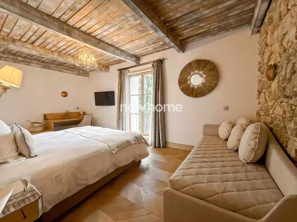 Bedrooms - Luxury Farmhouse with Pool in Fayence