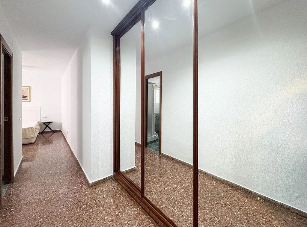 Esik - Apartment with Balcony and Rooftop Access in Ruzafa