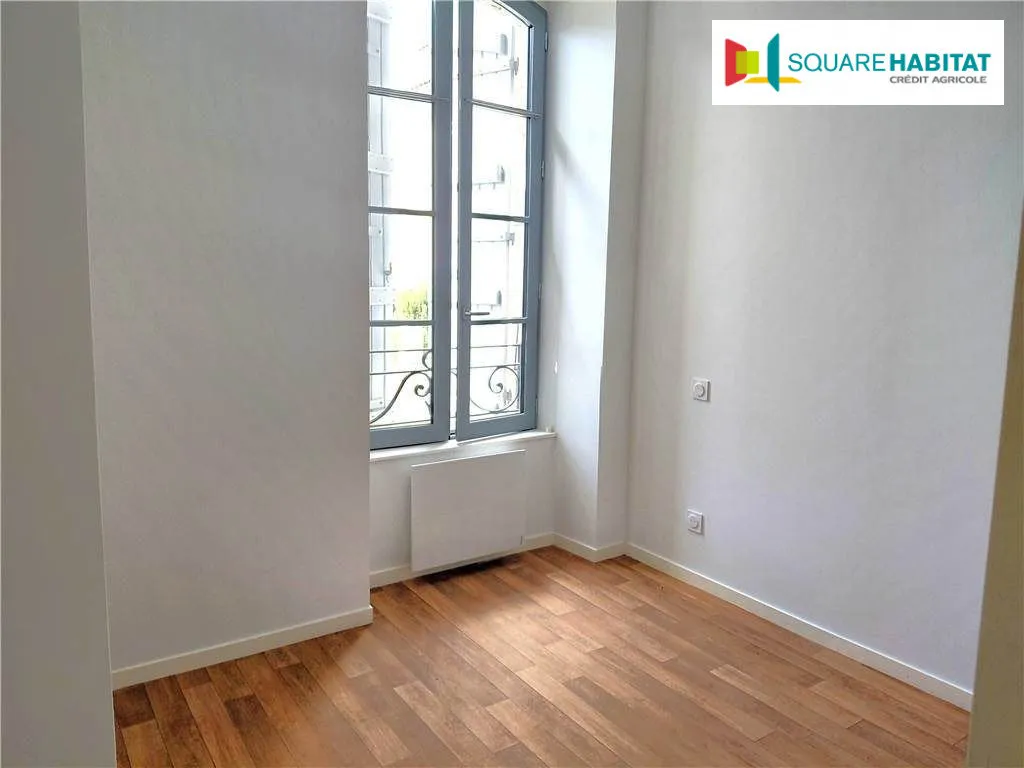 Pièces - Appartement Rénové avec Cuisine Ouverte à Lectoure