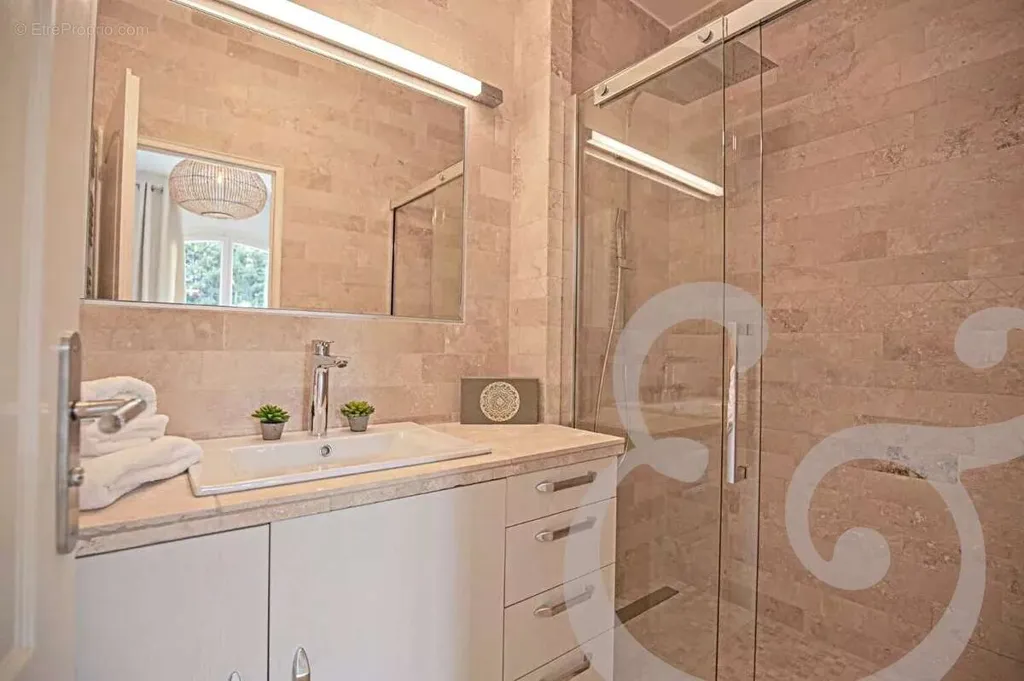 Vannitoad - Provençal House with Pool in Orgon