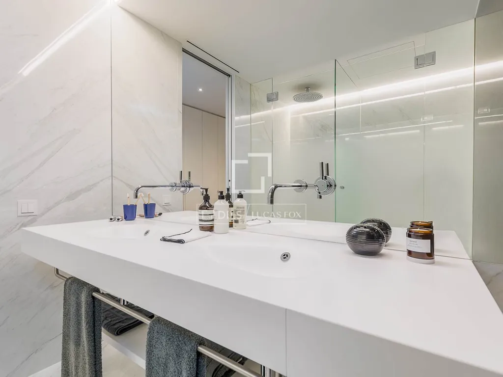 Vannitoad - Luxury Flat with Rooftop Pool in Diagonal Mar, Barcelona