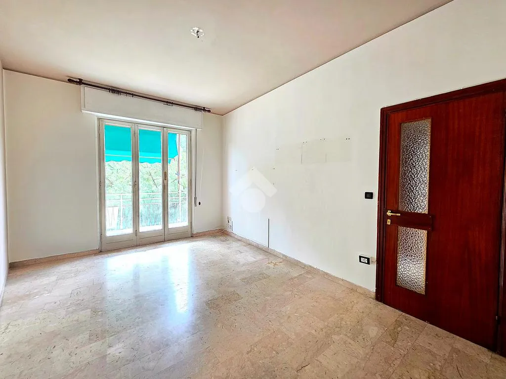 Pièces - Apartment with Balcony in Savona