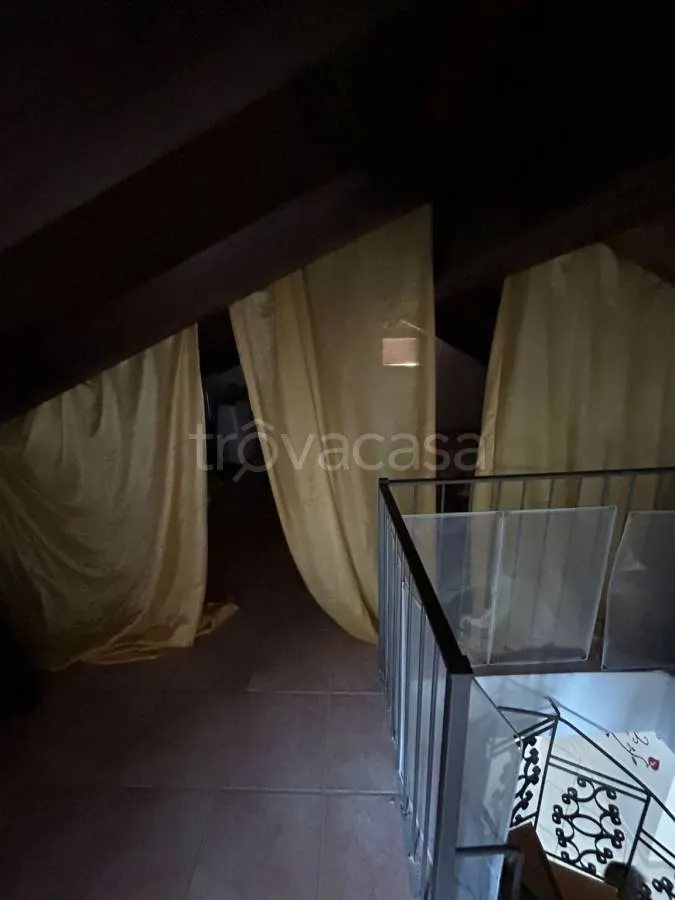 Pièces - Rustic Semidetached House with Courtyard in Trana