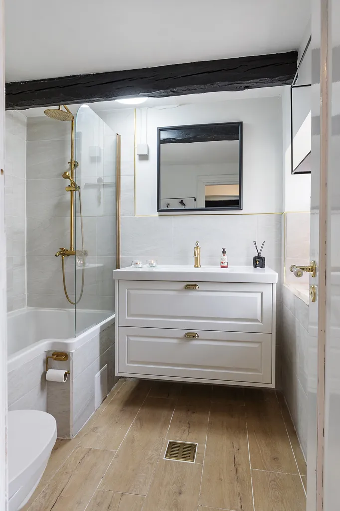 Salles de bain - Renovated Villa with Garden in Auderød