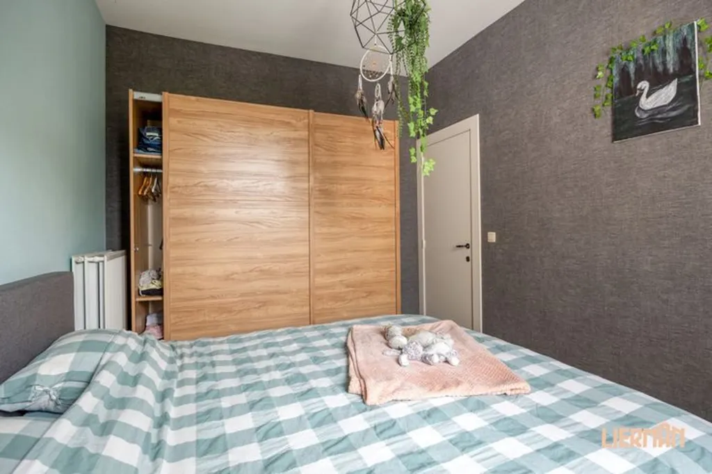 Magamistoad - House with Garden and Solar Panels in Aalst