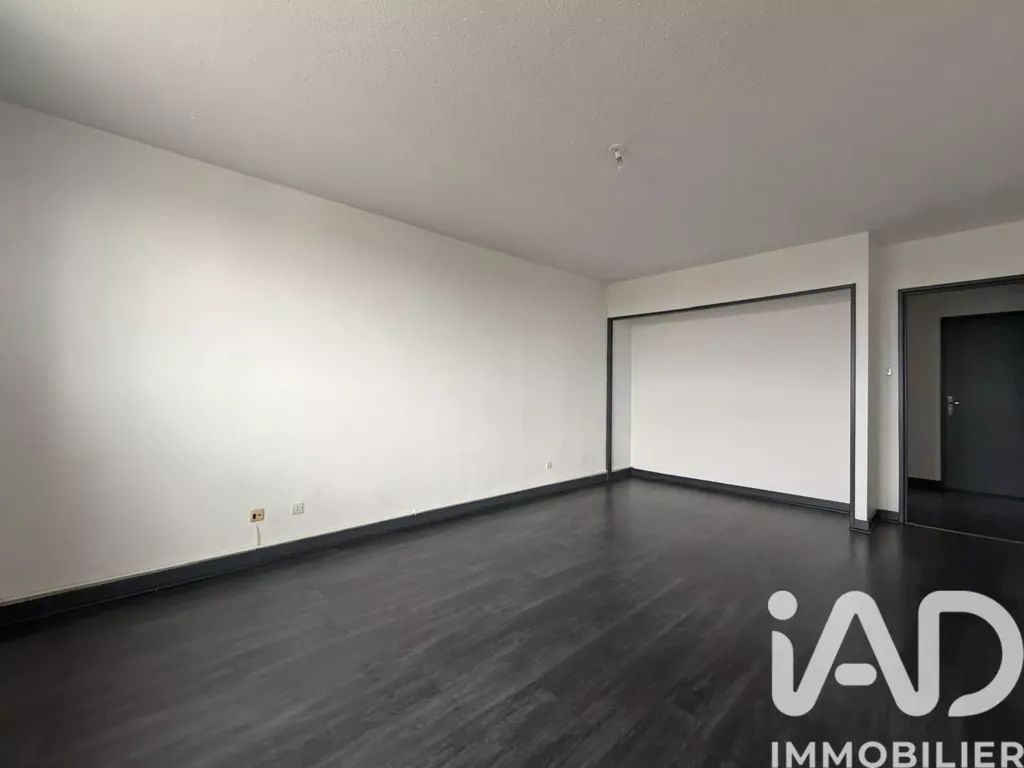 Pièces - Appartement Rénové avec Balcon à Digoin