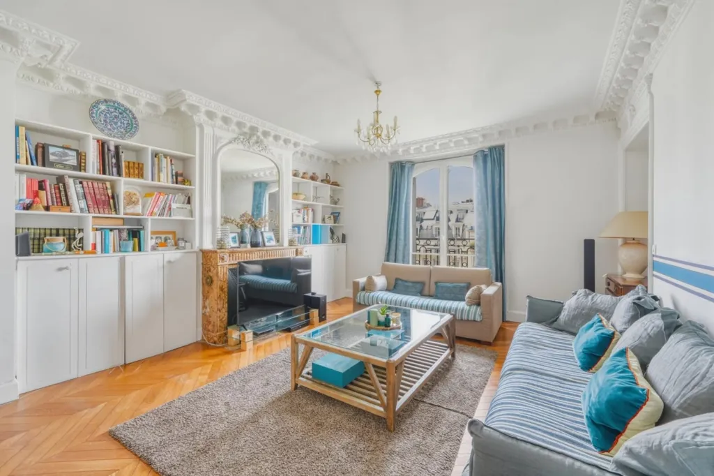 Elutuba - Duplex with East/West Views in Paris 17ème