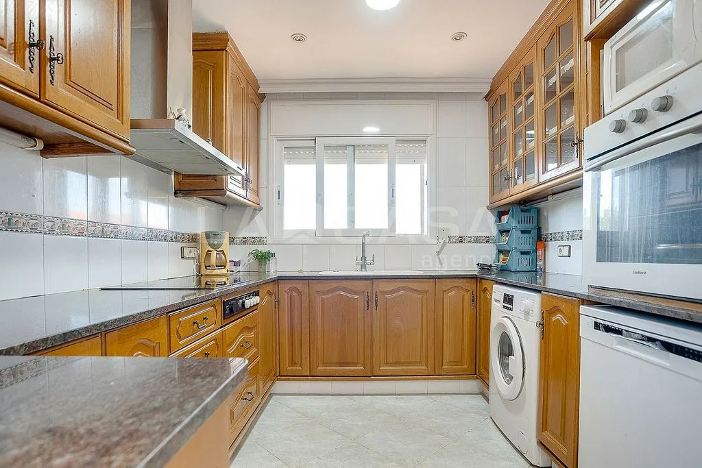 Cuisine - Chalet with Terrace in Santa Eulàlia de Ronçana