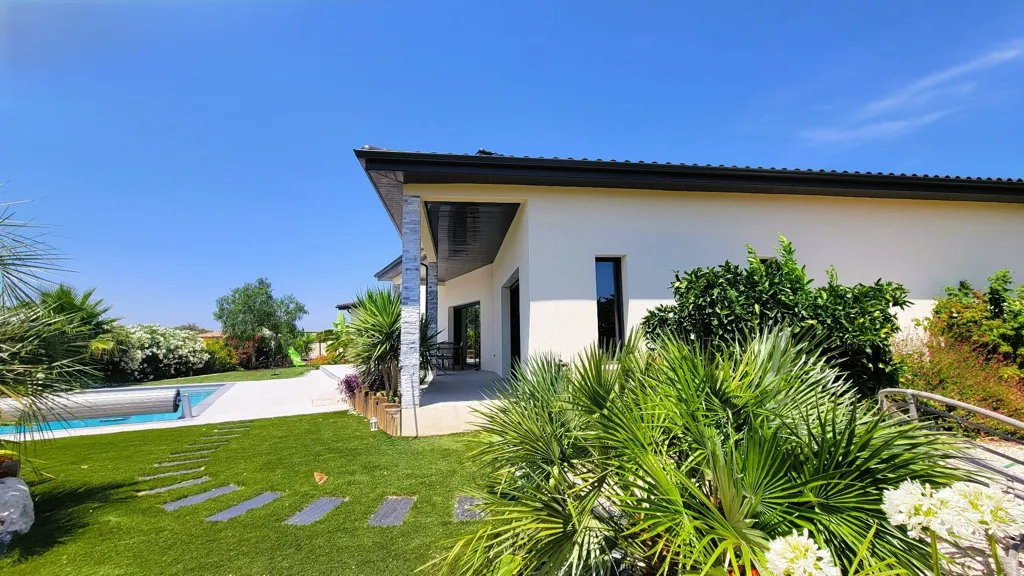 Jardin - Villa d'Architecte avec Piscine à Tourbes