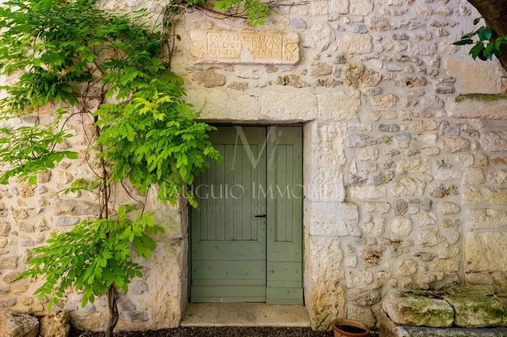 Extérieur - Ensemble Immobilier avec Maison de Maître à Lansargues