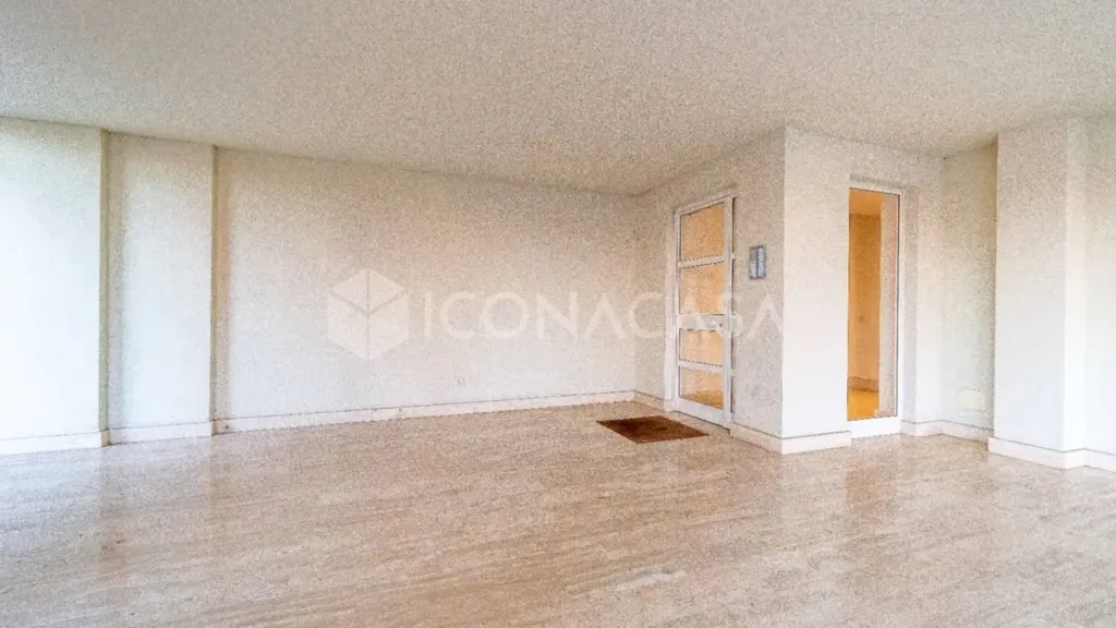 Living Room - Triplex with Large Terrace in Ciampino