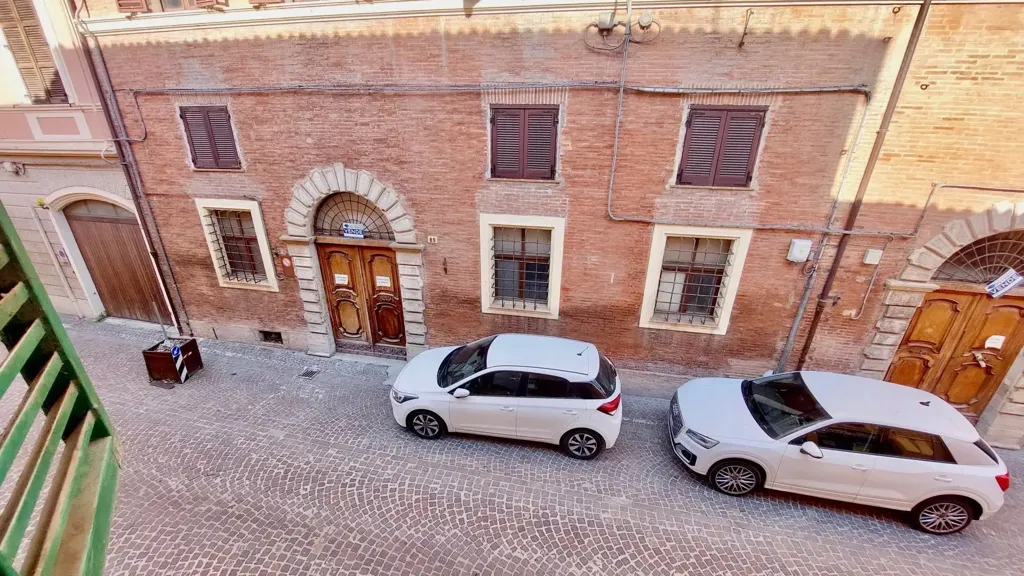 Exterior - 7-Room Apartment with Balcony in Fabriano