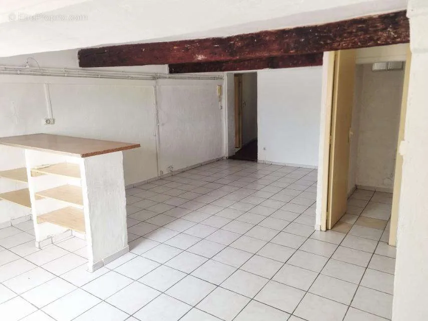 Toad - 2-Bedroom Flat with View in Draguignan Centre