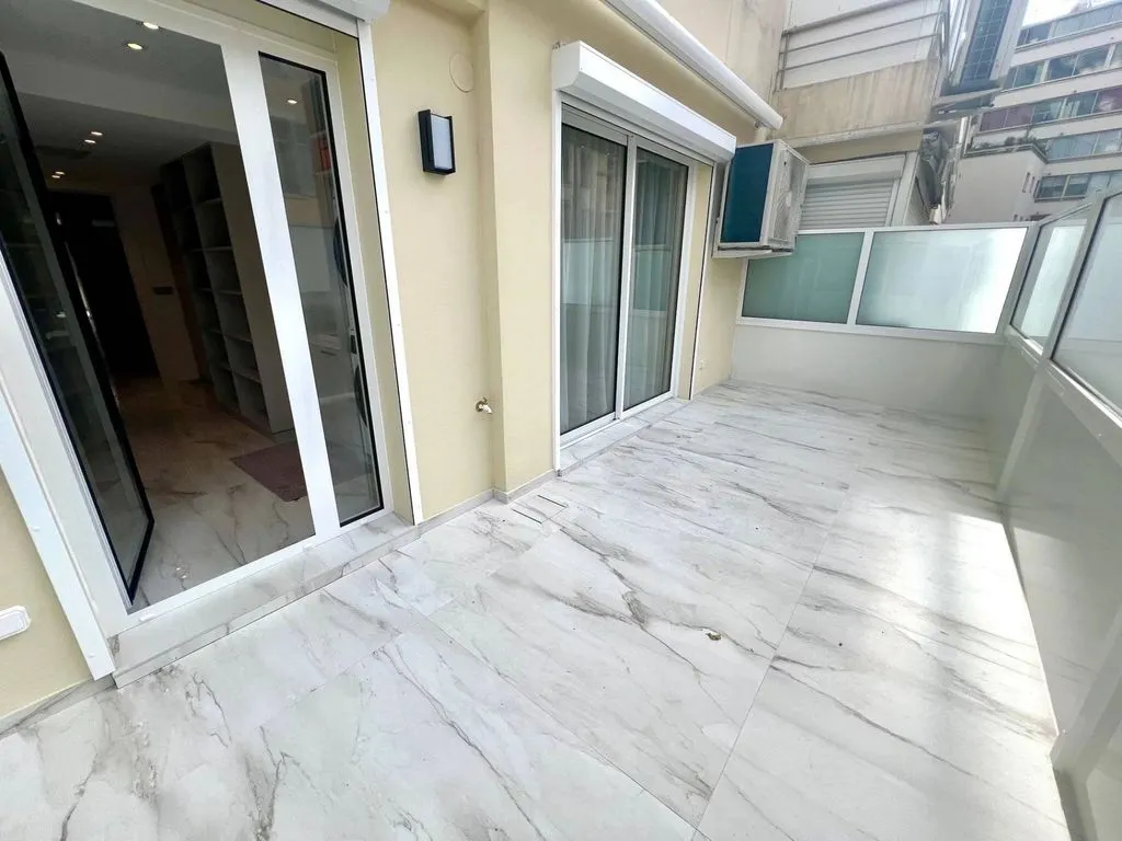 Rõdu - 2-Bedroom Apartment with Sea View in Cannes Croisette