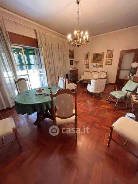 Salle à manger - Apartment with Panoramic Balcony in Naples
