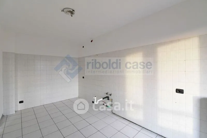 Toad - Four-Room Apartment with Balconies in Mariano Comense