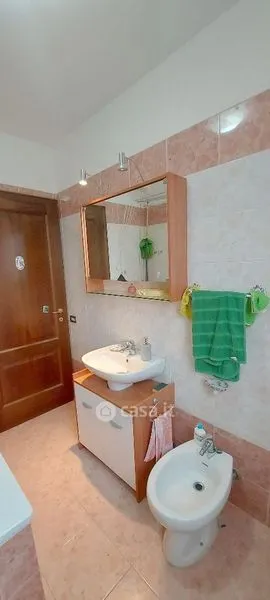 Salles de bain - Two-Storey Apartment with Balcony in Serramazzoni