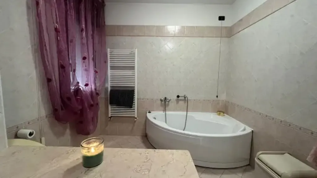 Bagni - Villa with Terraces in Porto Viro