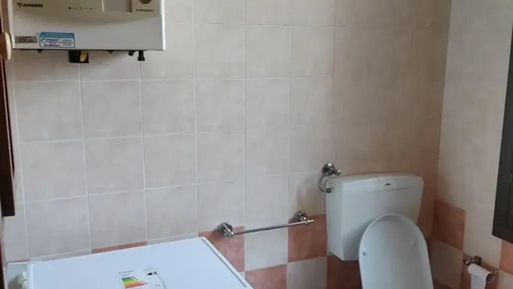 Vannitoad - Armed Two-Bedroom Flat in Adria