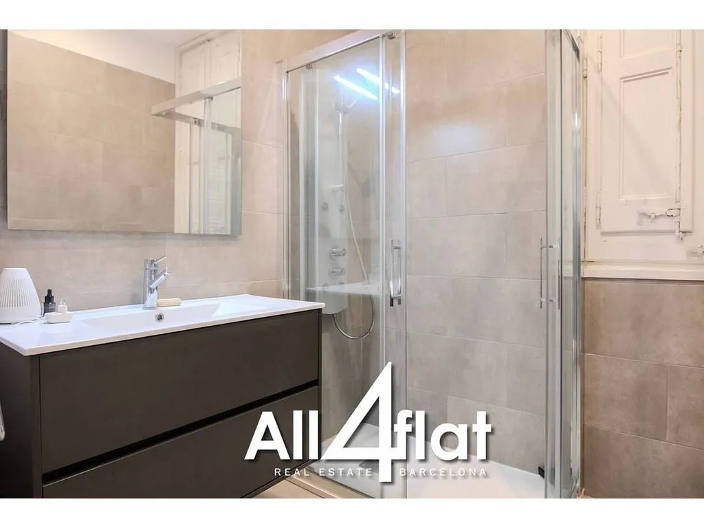 Salles de bain - Furnished Flat with Patio in La Dreta de l'Eixample
