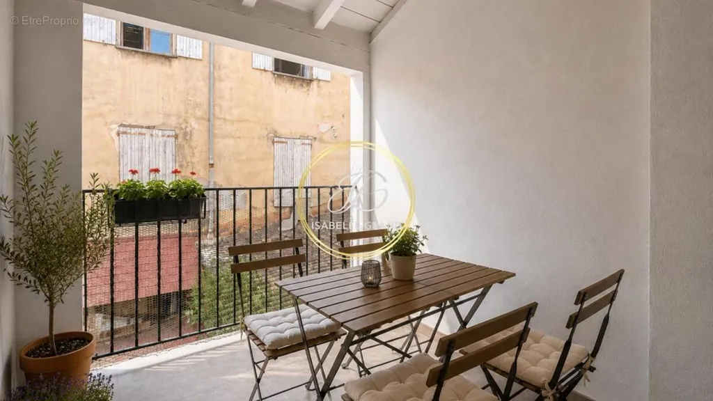 Rõdu - T2 Apartment with Balcony in Prades Centre