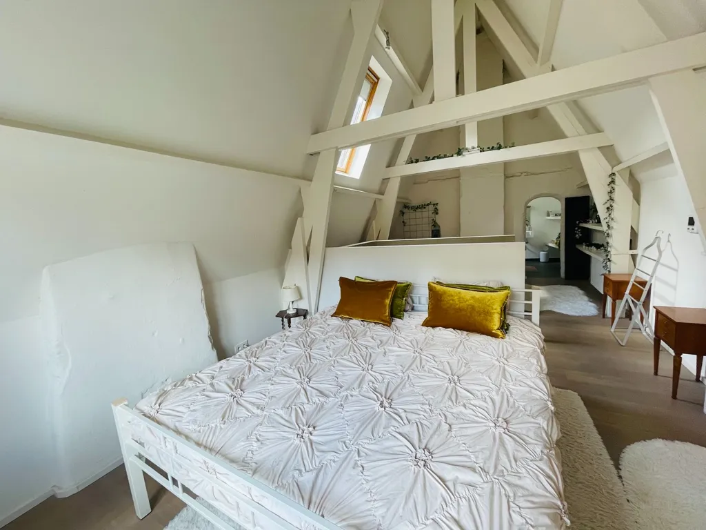 Magamistoad - Renovated Corner House with Unique View in Bruges