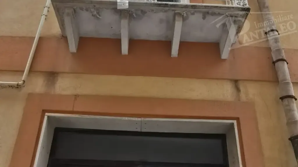 Balcon - Ground Floor House for Renovation in Marsala
