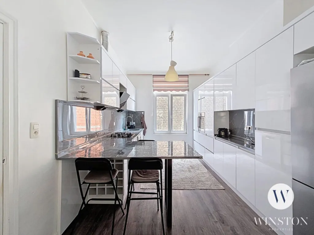 Kitchen - Investment Triplex with Terrace in Central Location