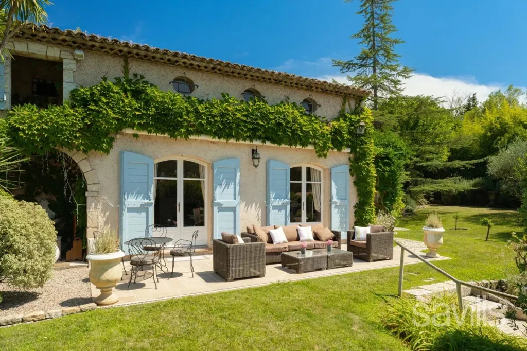 Exterior - Provençal Villa with Pool in Valbonne