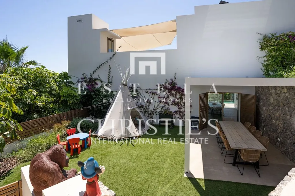 Terrasse - Luxury Villa with Infinity Pool in Talamanca