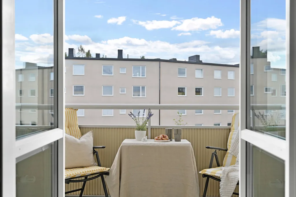Balcony - Modern Apartment with South-Facing Balcony in Huddinge