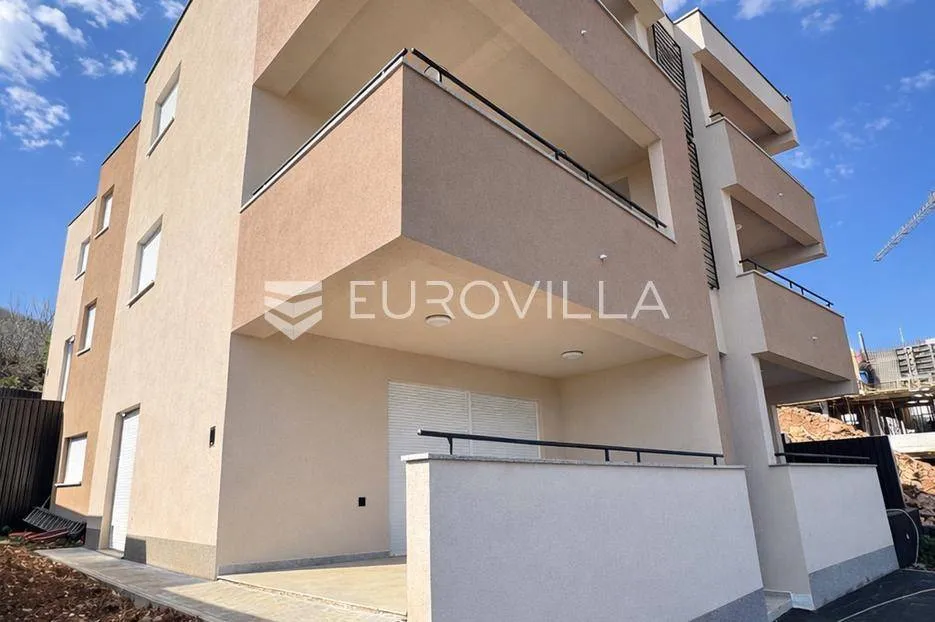 Esterno - Two-Bedroom Apartment with Sea View in Vinjerac