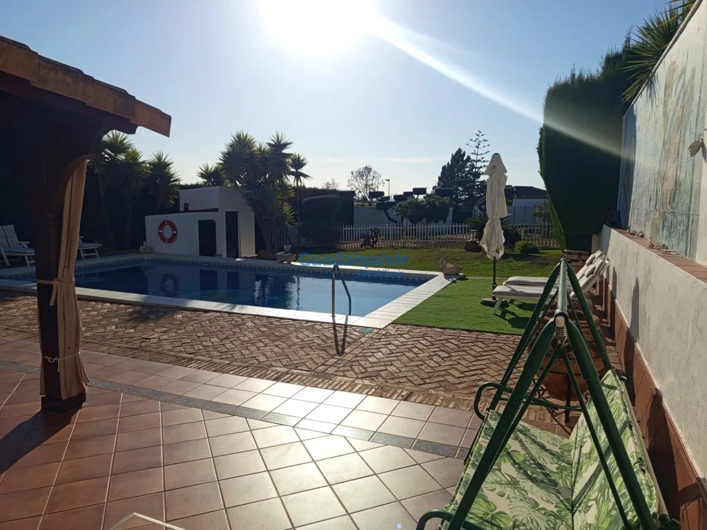 Pool - Independent Chalet with Pool in Cerros de Montequinto