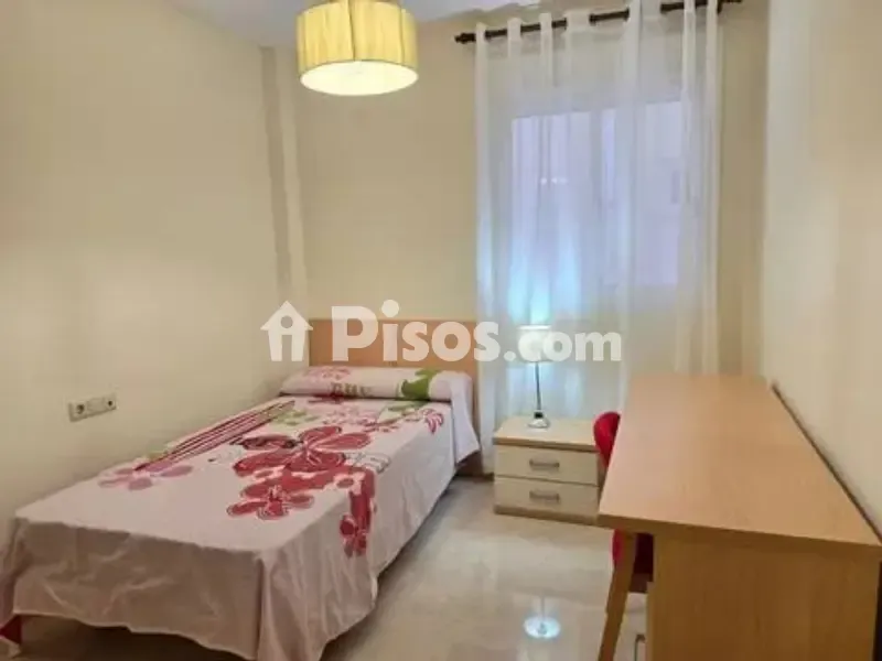 Magamistoad - Spacious Apartment with Balcony in Málaga
