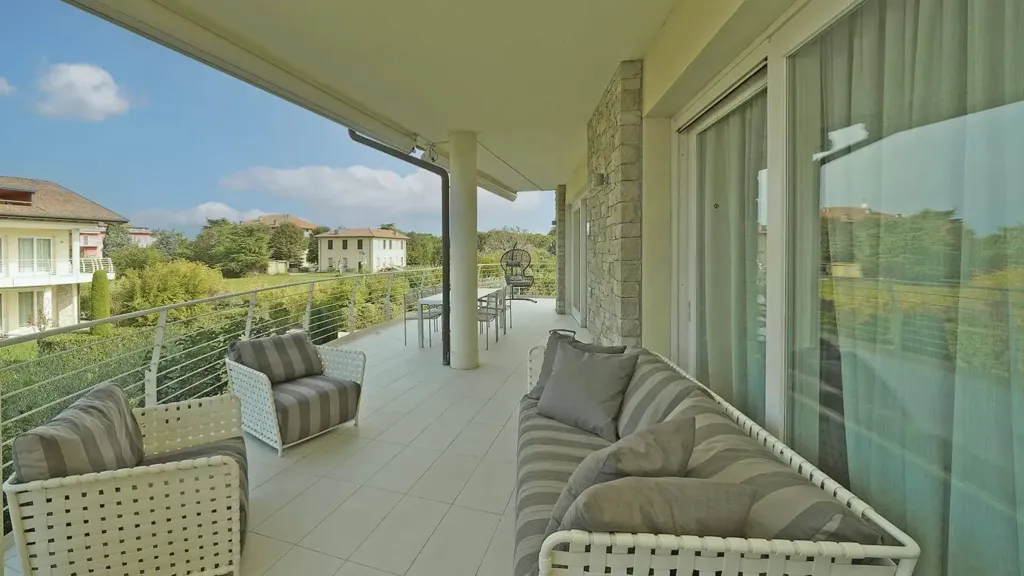 Terrass - Lakefront Penthouse in Sirmione