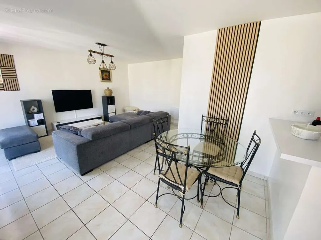 Séjour - Appartement T3 avec Terrasse et Garage à Tours Nord