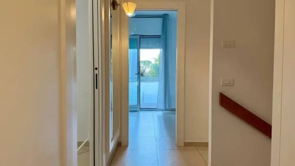 Hallway - Rustic Villa with Garden in Bari