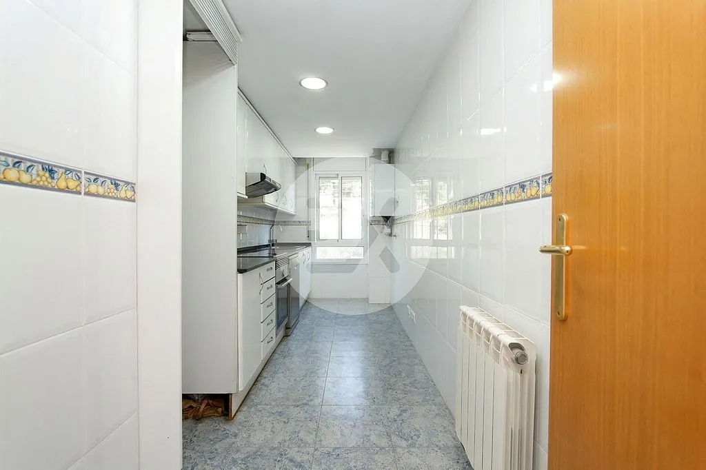 Entrée - Duplex with Terrace in Centre, Sant Boi de Llobregat