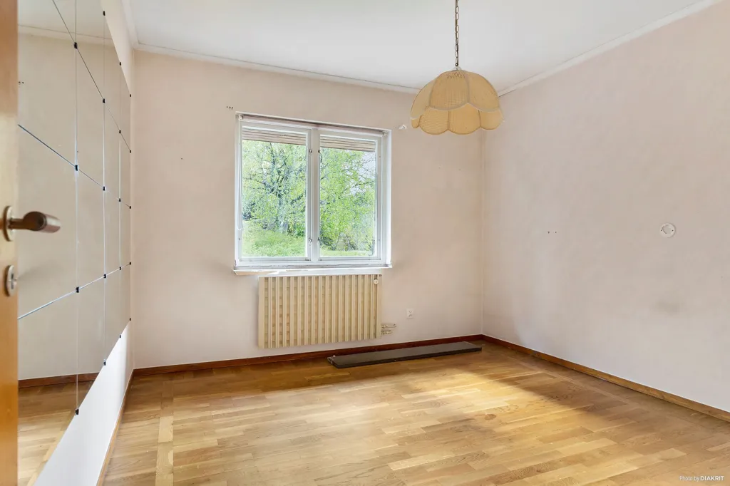Rooms - Villa with Garden in Trollbäcken, Stockholm