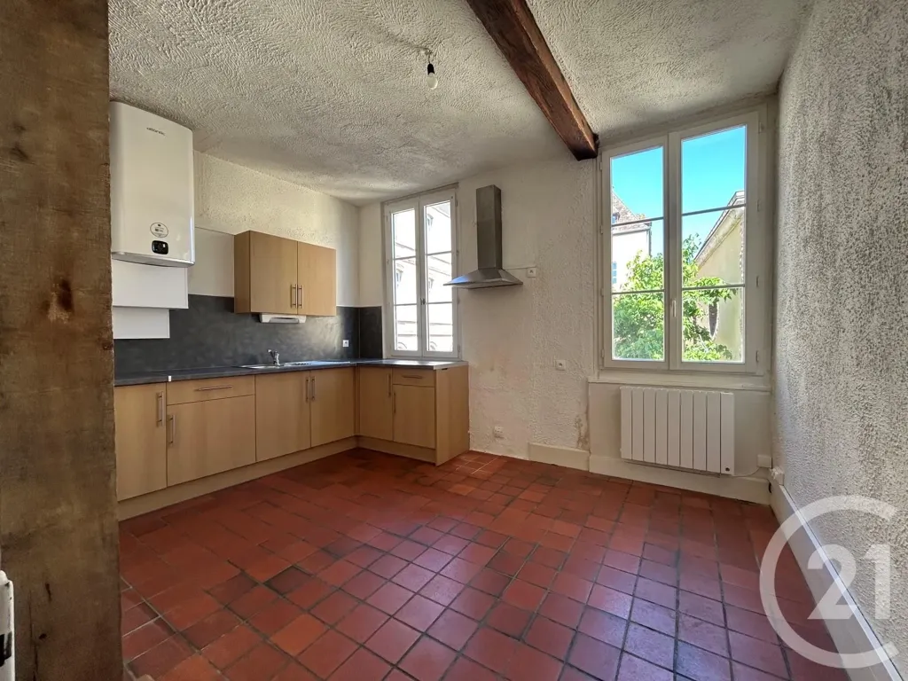Cucina - Traditional 3-Bedroom Apartment in Chartres