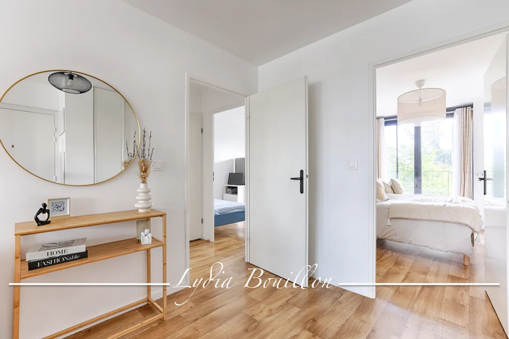 3-Bed Apartment with Balcony in La Défense