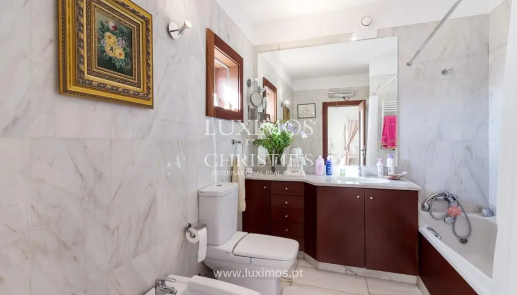 Salles de bain - Luxury Penthouse with Gym in Maia
